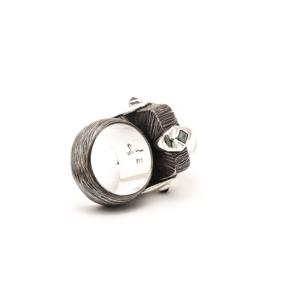 Attracting Light Ring