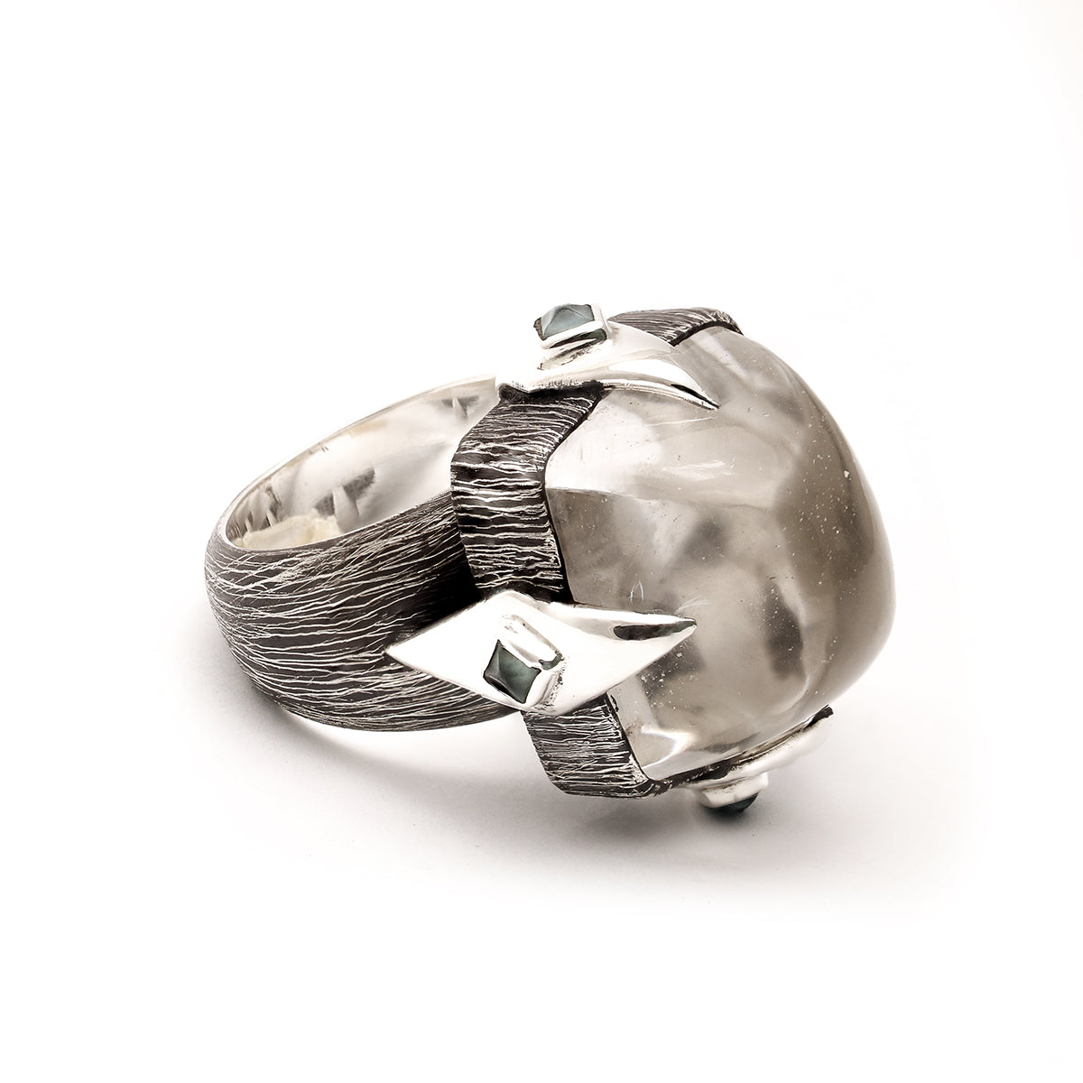 Attracting Light Ring