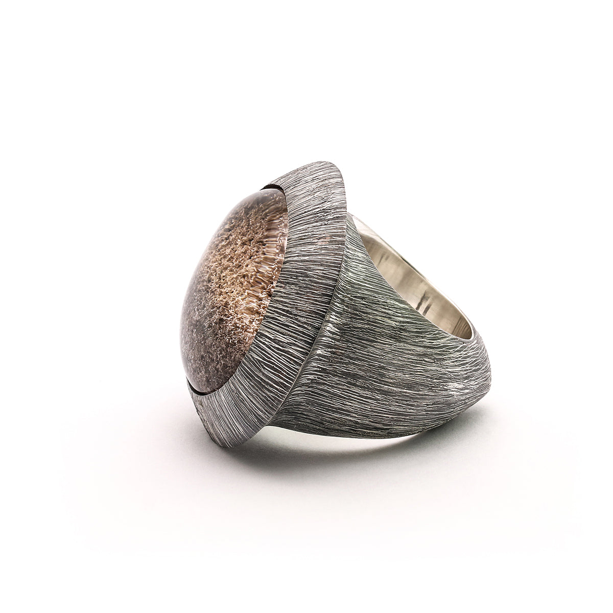 Luminescent Iris Ring