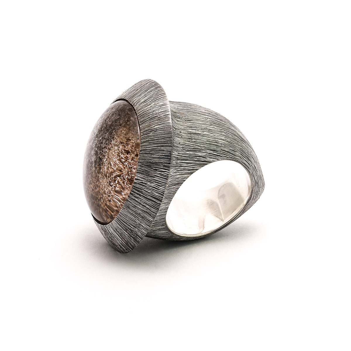 Luminescent Iris Ring