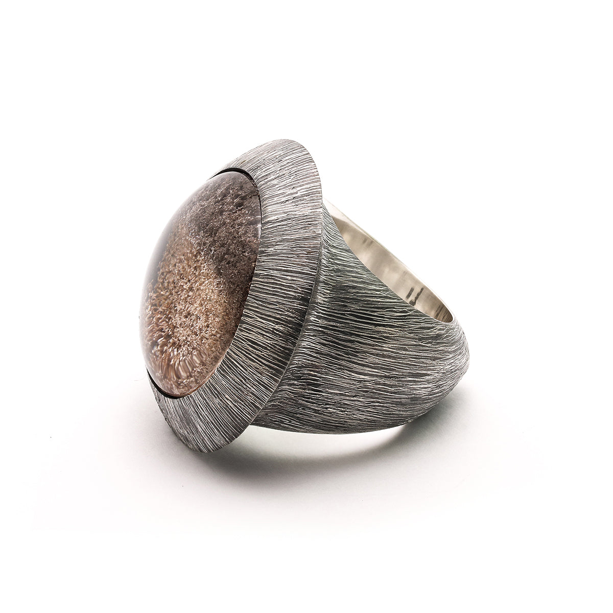 Luminescent Iris Ring