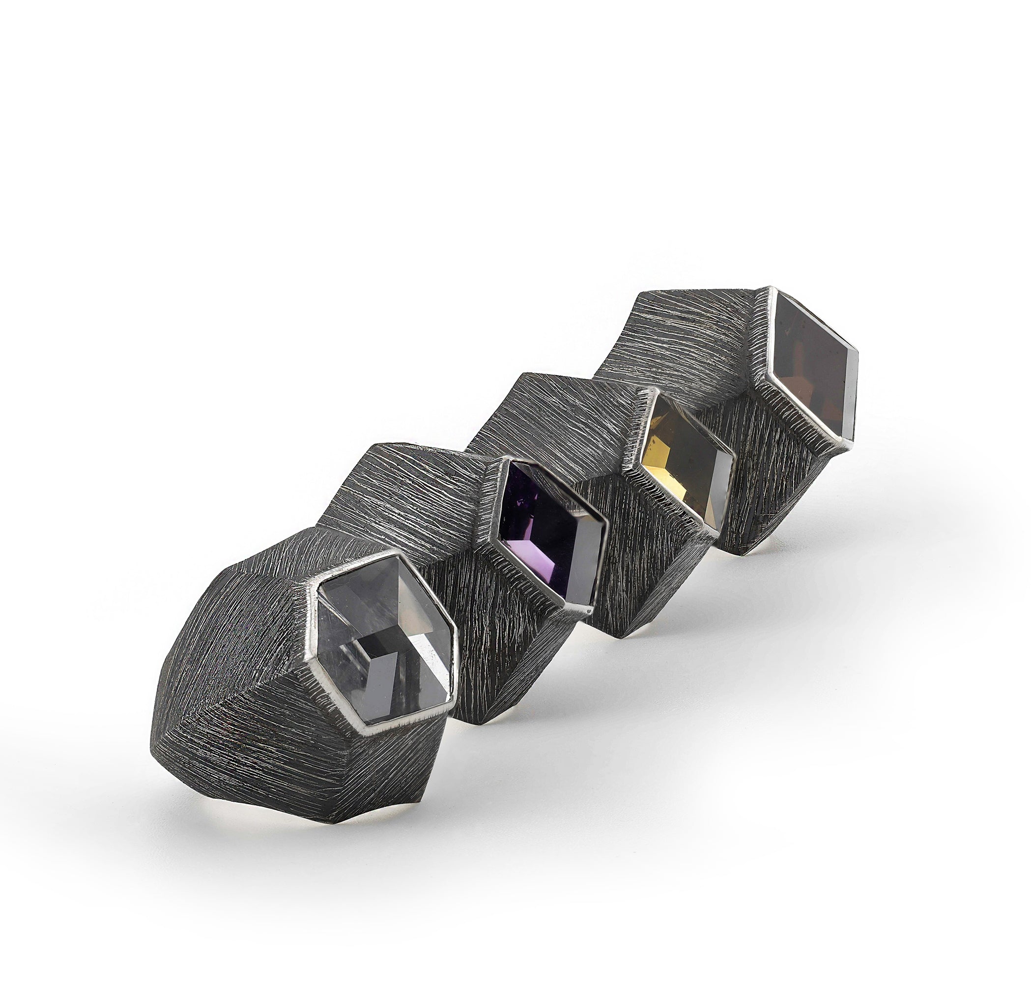 Cubic Lanes Ring
