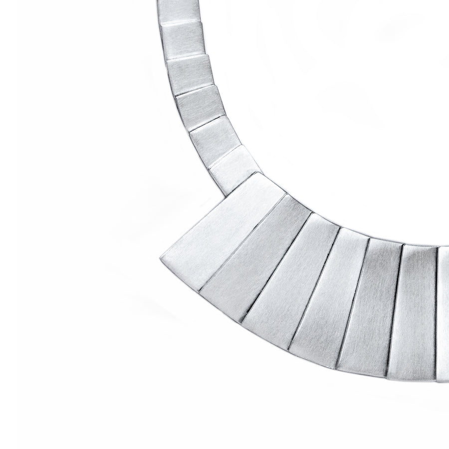 In Motion Collar