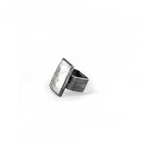 Prismatic Gate Ring